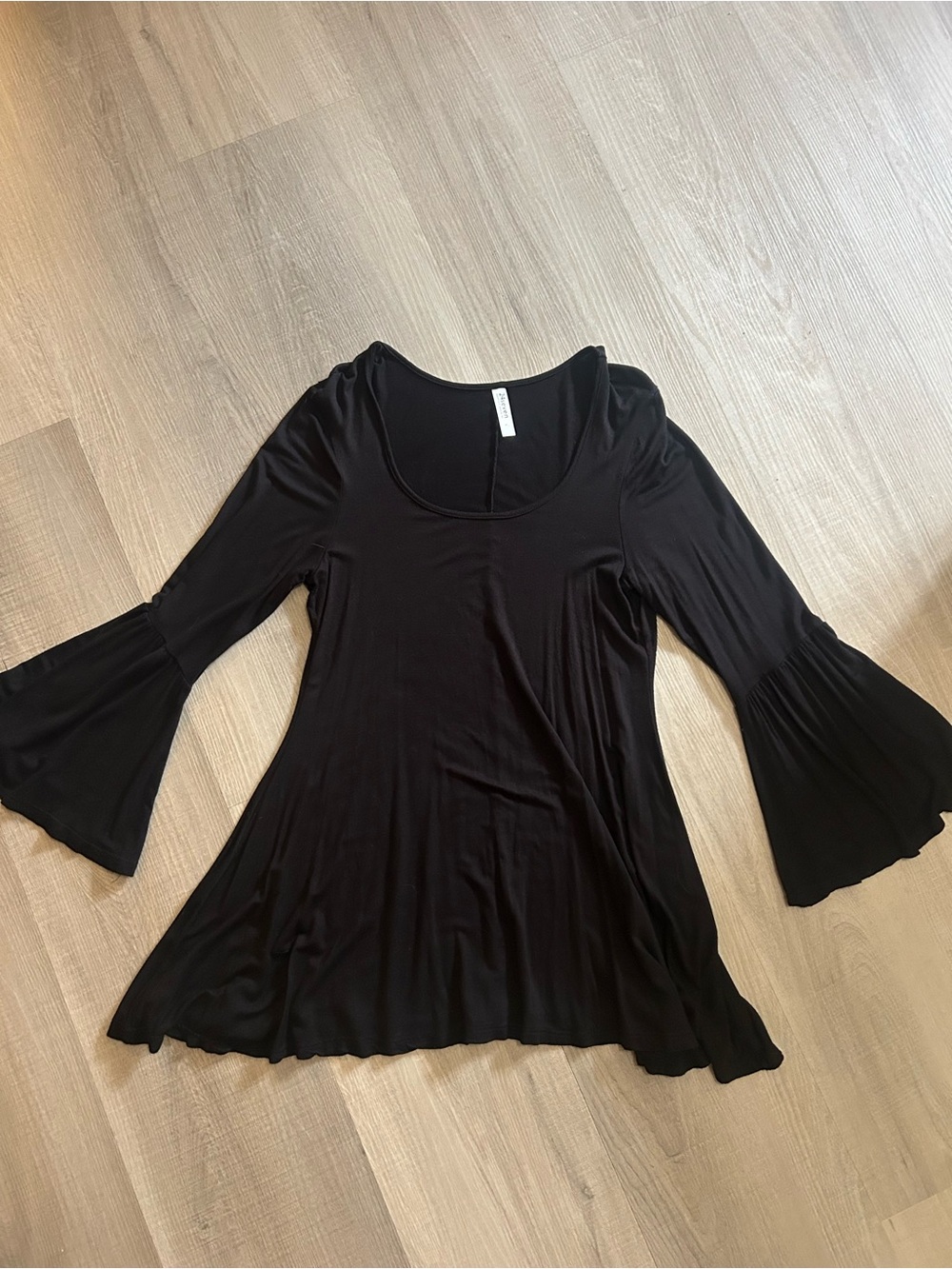 24/7 Comfort Apparel Black Scoop Neck Bell Sleeve Tunic